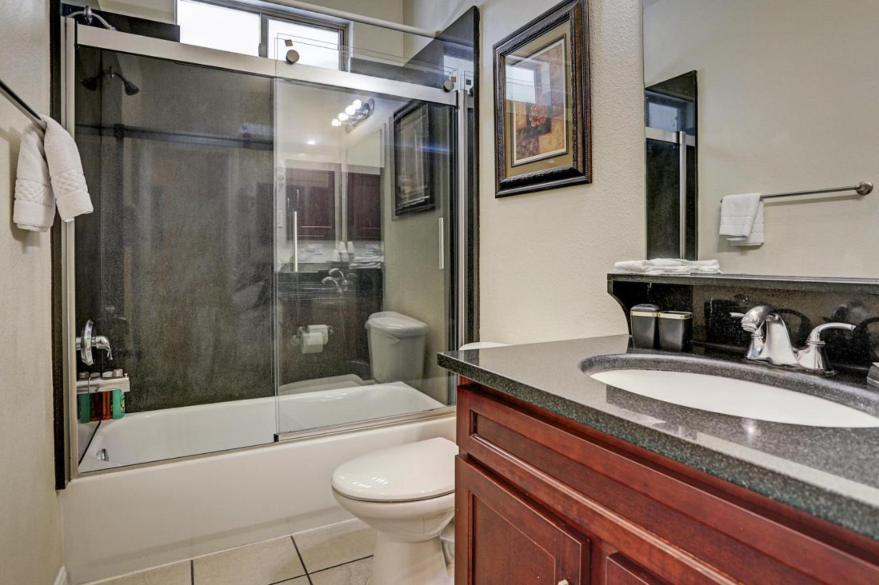Villa Corporate 2 Bedroom Suite Furnished Condo Houston Exteriör bild