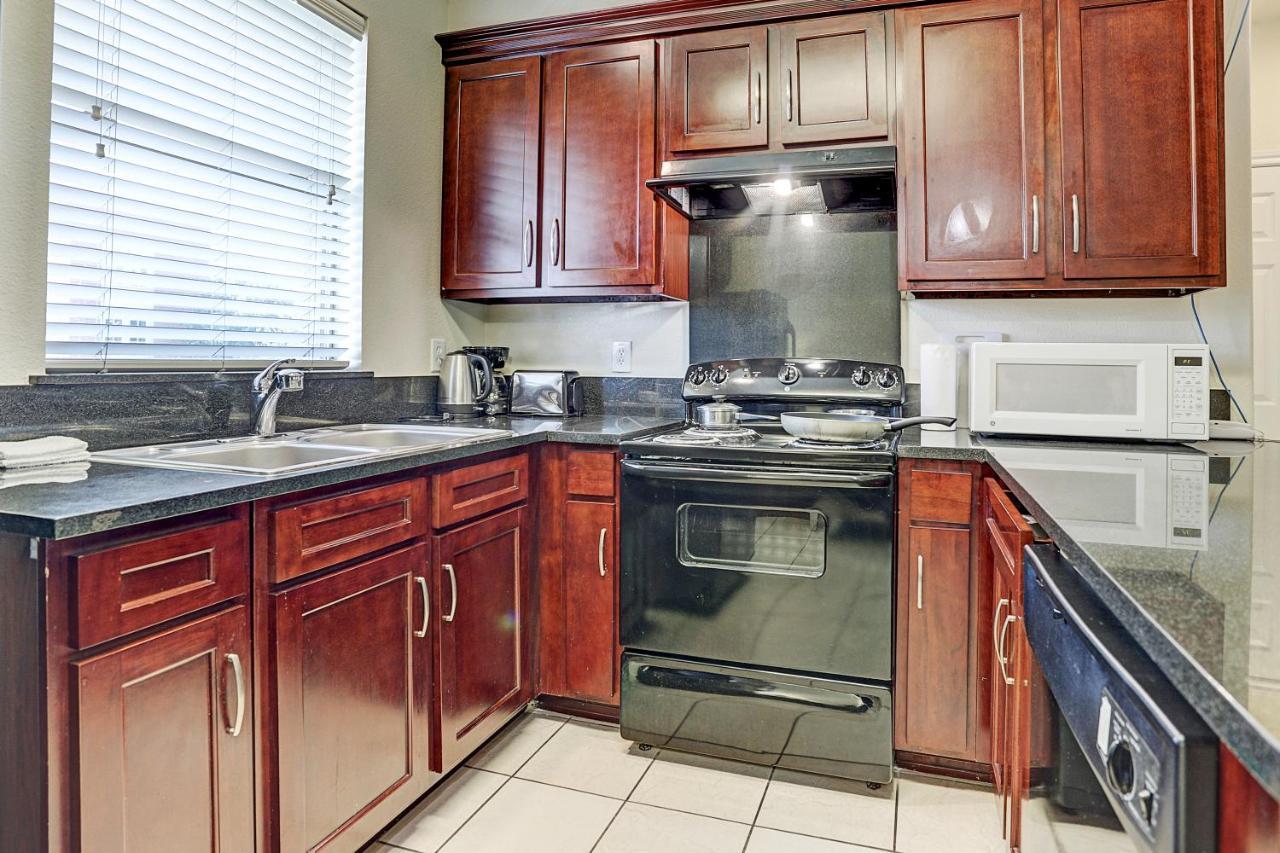 Villa Corporate 2 Bedroom Suite Furnished Condo Houston Exteriör bild